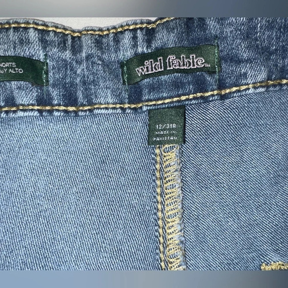 Wild fable, 12/31R,NWT,stretch highest rise medium wash,denim shorts, button,zip - Picture 4 of 6